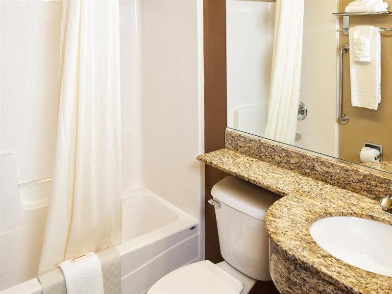 Microtel Inn & Suites By Wyndham St Clairsville - Wheeling St. Clairsville Exteriör bild