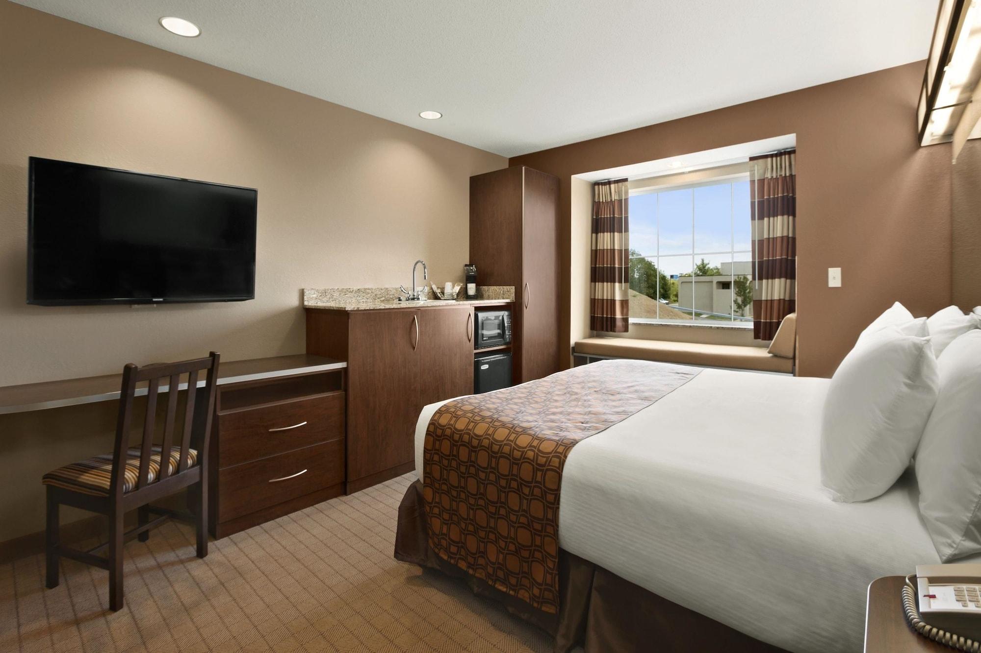Microtel Inn & Suites By Wyndham St Clairsville - Wheeling St. Clairsville Exteriör bild