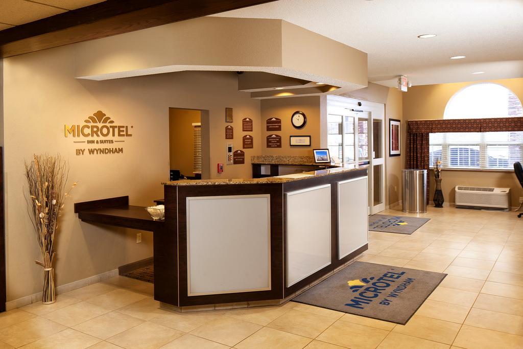 Microtel Inn & Suites By Wyndham St Clairsville - Wheeling St. Clairsville Exteriör bild